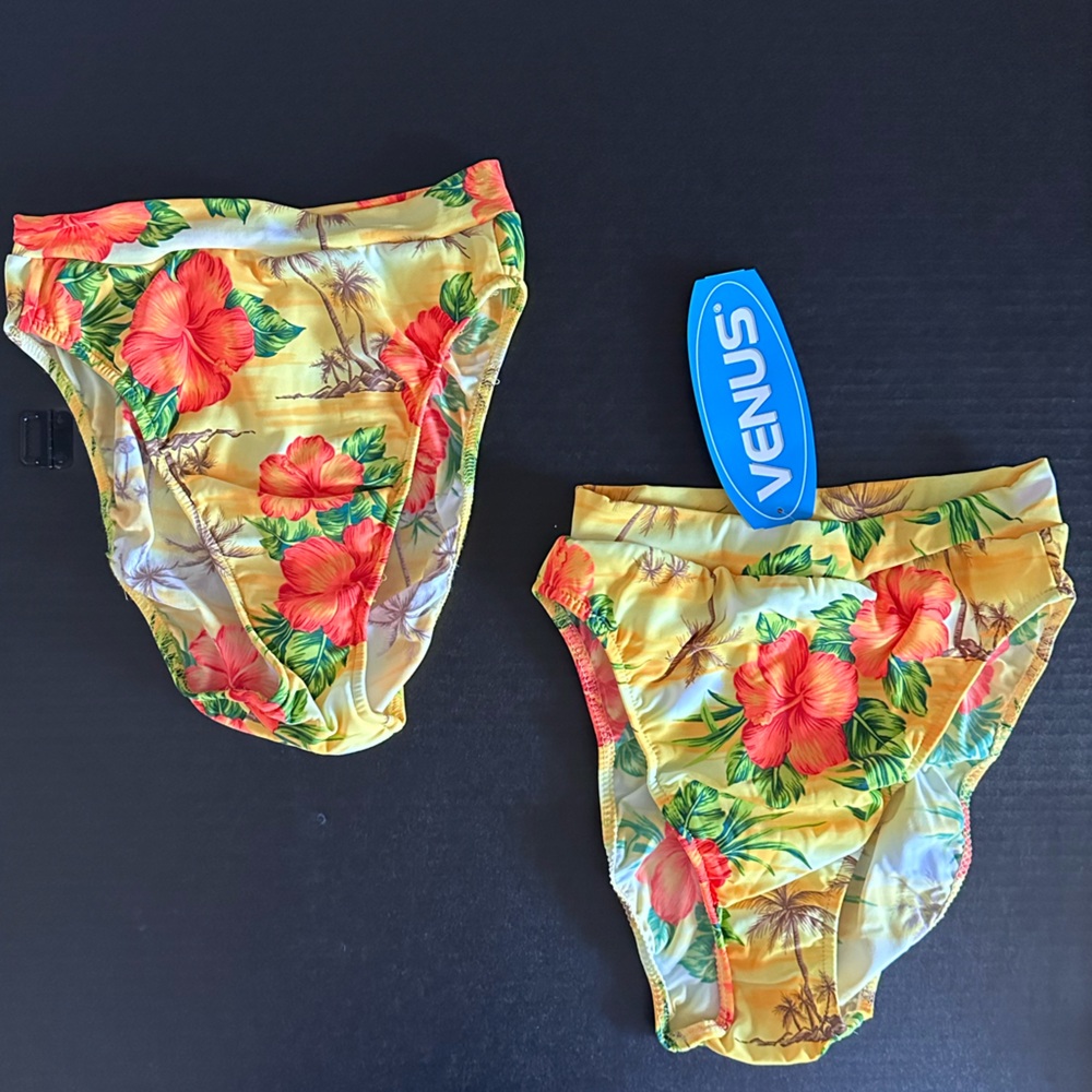 VENUS Bikini Bottoms - Picture 1 of 6